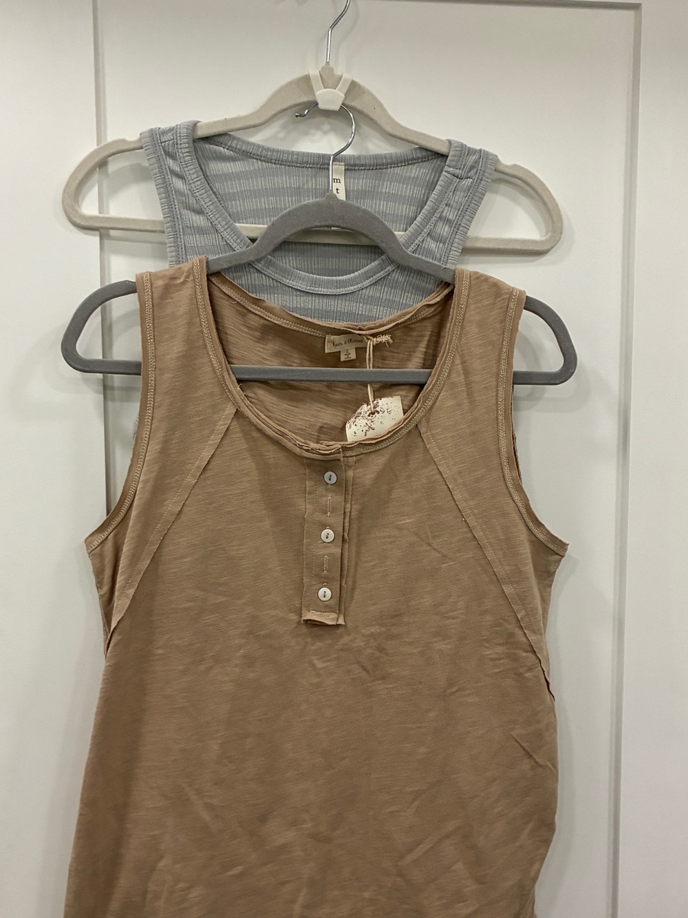 Bundle of 2 Sleeveless Tank Tops | Hem & Thread & MTS | Size L & M